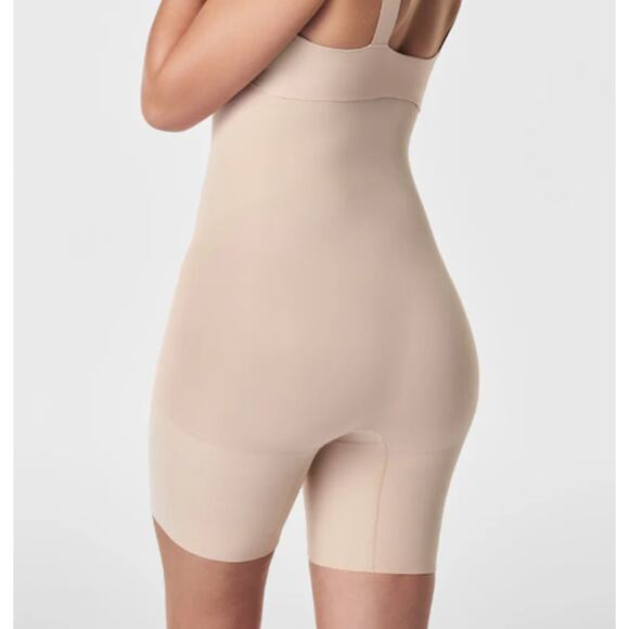 NEW SPANX  Seamless Power High-Waisted Mid-Thigh Short Size 1X - Picture 3 of 10